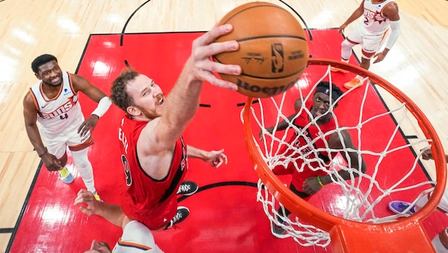 Am Mittwochabend verteilt Jakob Pöltl Körbe in seiner 9. NBA-Saison. (Bild: 2023 Getty Images)