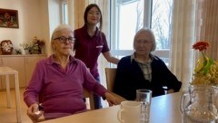 Zoé Maurer (Mitte) mit Frau Erika und Frau Mathilde aus dem Seniorenheim Franziskusschwestern (Bild: Andrea Kloimstein)