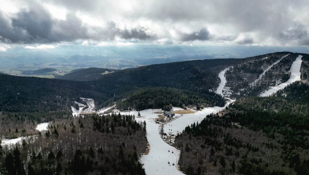 Am Hochficht im Böhmerwald sind alle Pisten offen, die Talabfahrt möglich. (Bild: Markus Wenzel)