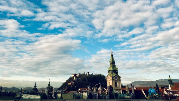 Die Wolken werden die Steirer am Wochenende begleiten.