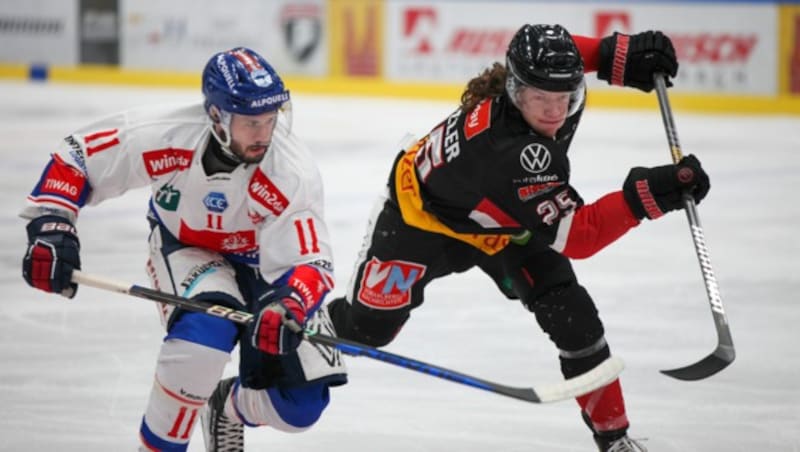 Daniel Jakubitzka (l.) war immer am Mann. (Bild: Dorner_pioneers.hockey)