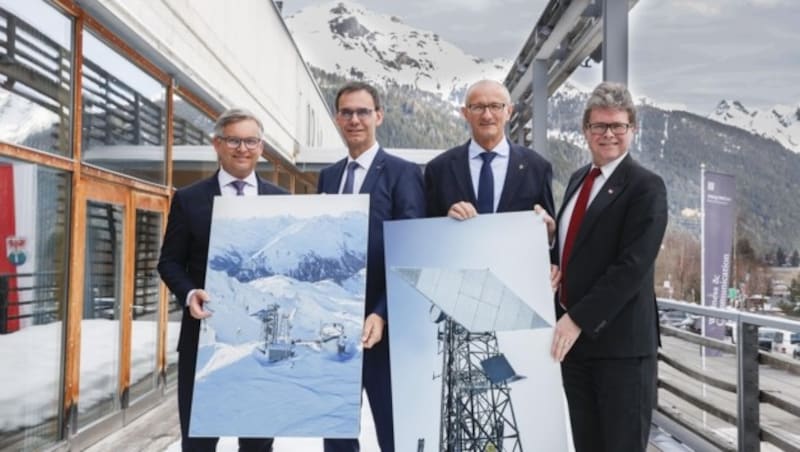 Finanzminister Magnus Brunner, die Landeshauptmänner Markus Wallner und Anton Mattle und Wissenschaftsminister Martin Polaschek (v.l.). (Bild: Charly Lair, Die Fotografen)