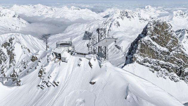 Das exponiert gelegene Wetterradar ist selbst extremen Wetterbedingungen ausgesetzt. (Bild: Land Tirol/Die Fotografen)