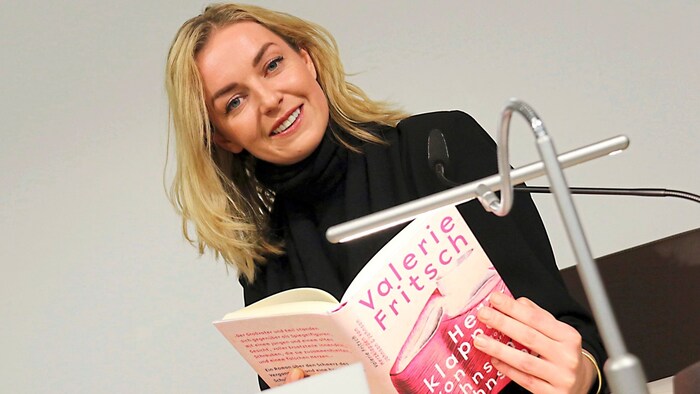 Valerie Fritsch mit ihrem vorangegangenen Roman
