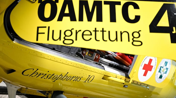 Nach den Flügen wird der Hubschrauber immer sofort wieder so nachbereitet, dass er für den ...