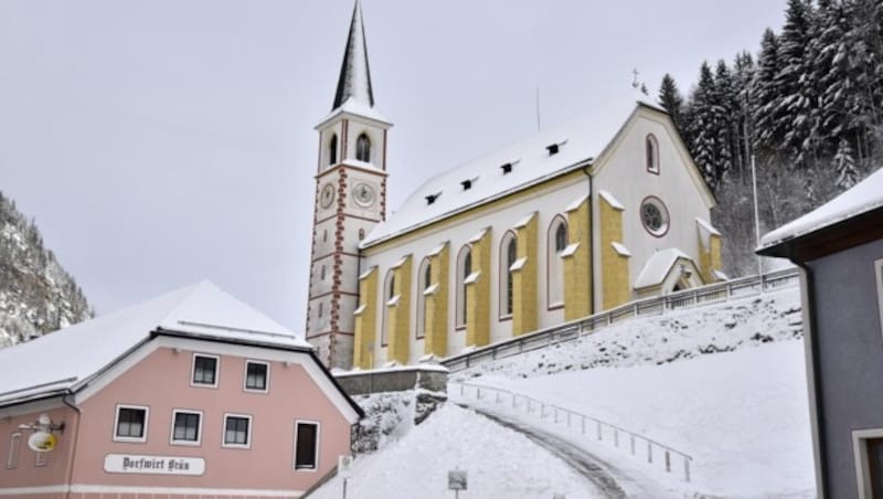 In der Pfarrkirche in Ramingstein befindet sich eine Figur des Heiligen Achatius oder Achatz. (Bild: Holitzky Roland)