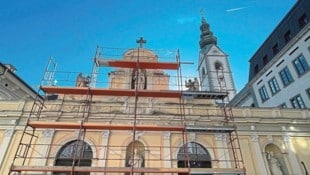 Nördlich der Domkirche in Klagenfurt wird ein Bio-Urnen-Friedhof um 400.000 Euro entstehen.