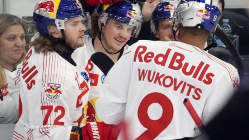 Rymsha (M., mit Meyer, und Wukovits) traf doppelt. (Bild: Tröster Andreas)