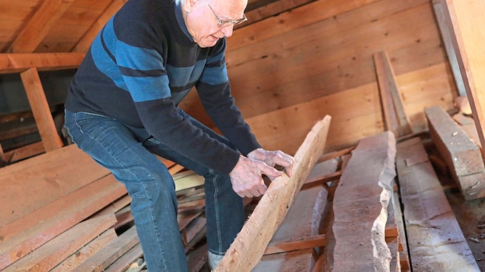 Auf dem Dachboden lagern heute noch Bretter der Hagebuche.