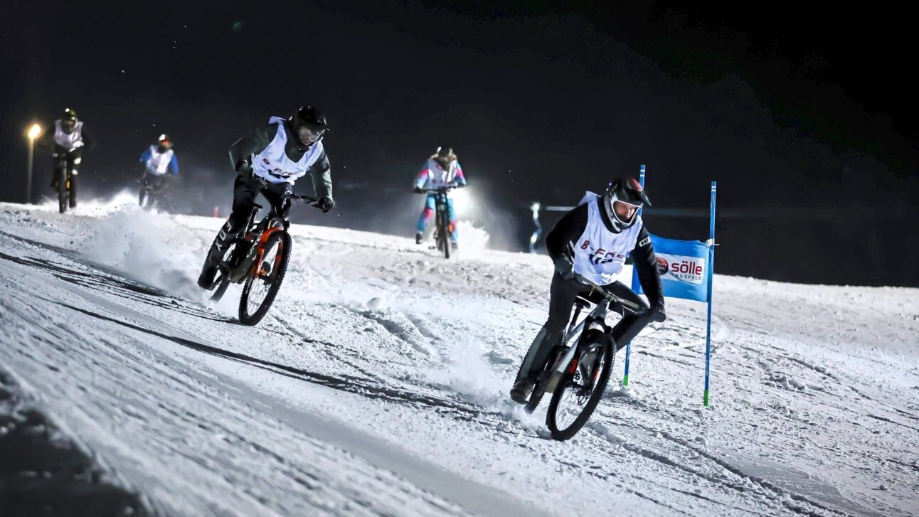 Massenstarts sorgen bei der Schneefräsn-Rennserie für Action. 