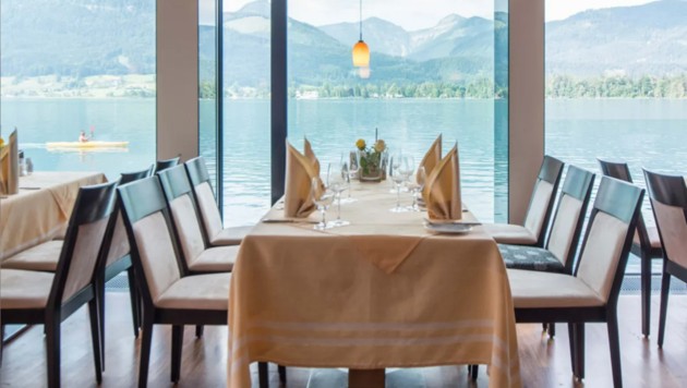 Genießen Sie ein romantisches Dinner in Poll’s Kaiserterrasse - Gourmet Restaurant Im Weissen Rössl (Bild: Romantik Hotel Im Weissen Rössl)