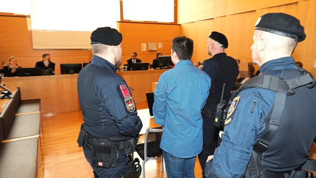 The accused Karl K. in court in Leoben on Monday. (Bild: Christian Jauschowetz, Krone KREATIV)