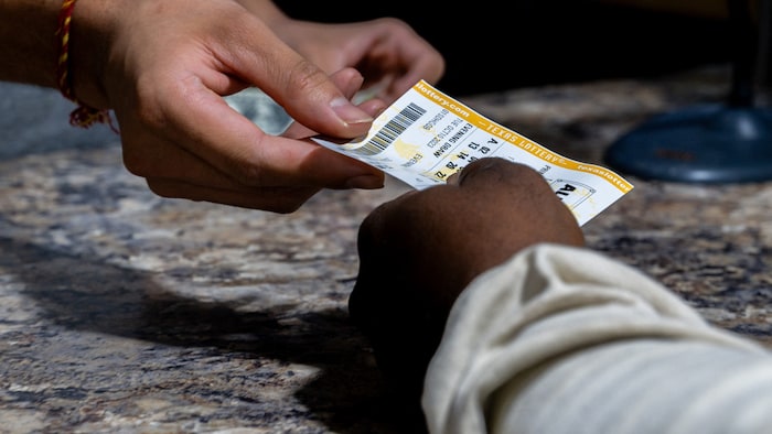 A Powerball lottery ticket (symbolic image)