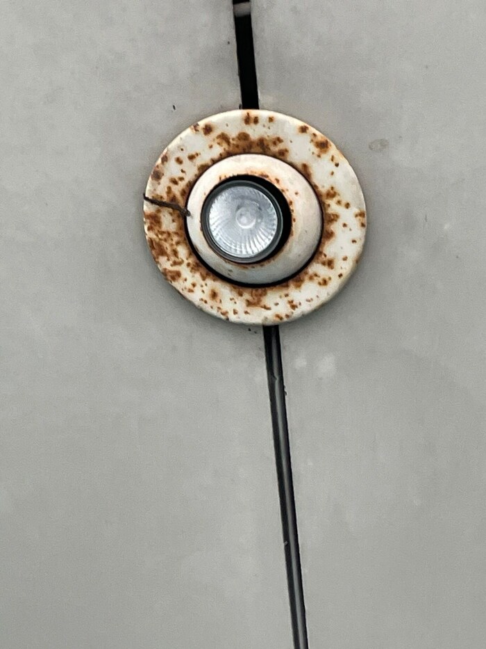 Rost macht sich im Kabinentrakt breit.