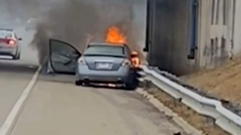 Der Fahrer konnte sich noch rechtzeitig retten. (Bild: kameraone)