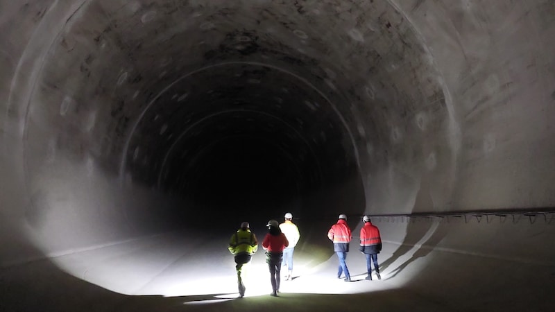 Ein Blick in einen der Wasserstollen (Bild: ÖBB/ÖBA)