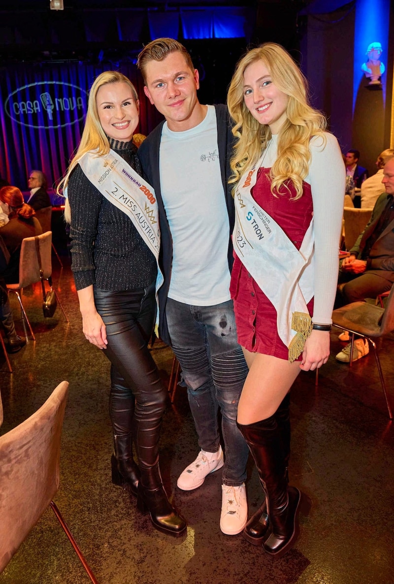 Mister Austria 2021 Roman Schindler war in bester Begleitung mit der zweitplatzierten Miss Austira 2023 Sandra Bleidt, sowie der Drittplatzierten des selben Jahres, Patricia Tommec (re.) gekommen.    (Bild: Starpix / A. Tuma)