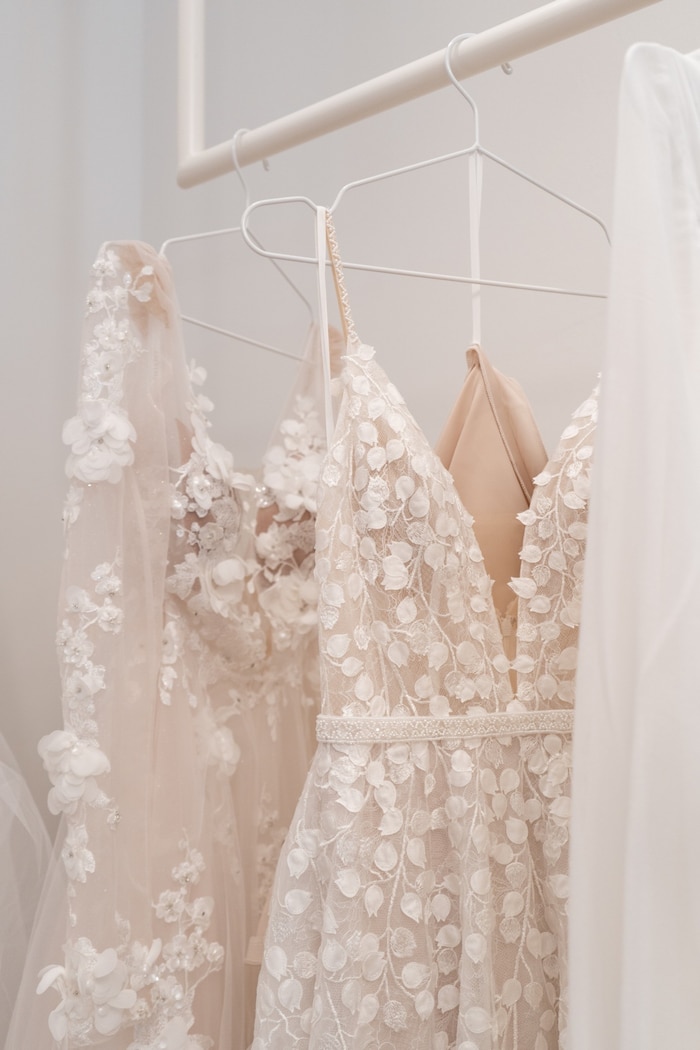 Elegant, modern und luxuriös - die Brautkleider im Atelier