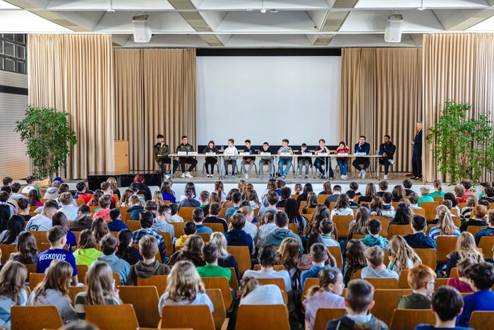 Der Festsaal in der Praxismittelschule Strebersdorf war voll.