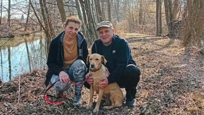 Glückliches Trio! „Sunny“ mit ihrer neuen Familie (Bild: Adamhof)