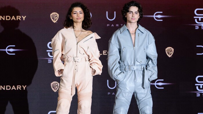 Zendaya und Chalamet posierten im futuristischen Partnerlook.
