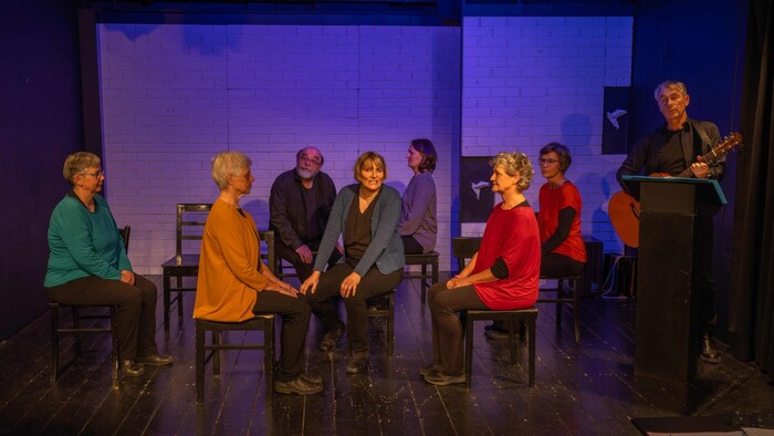 In der Hauergasse 5 zeigt das Theater Kirchdorf mit dem Stück „Give Peace a Chance“ eine ...
