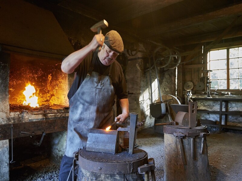 Ein abwechslungsreiches Ferienprogramm bietet Steyr und Umgebung. So kann am 22. 2. in der Kletterhalle 6a in Gaflenz geschnuppert und am 23. 2. Nagelschmieden im Gebäude des Brandstätter Hammers in Losenstein ausprobiert werden. Datum: 22. und 23. Februar Infolink: www.steyr-nationalpark.at (Bild: T-Man)