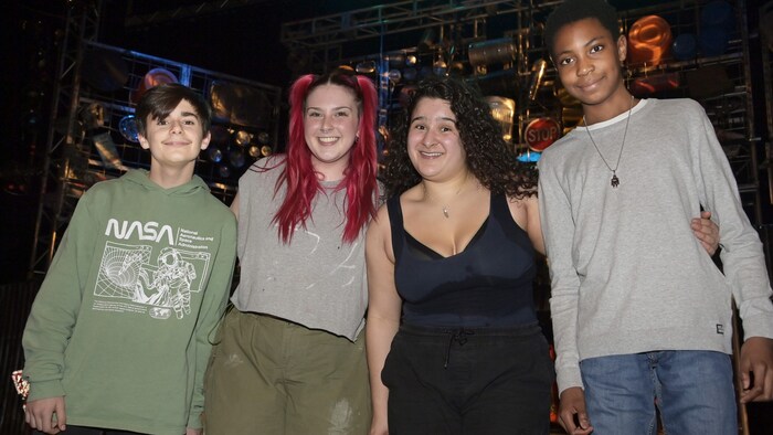 Michael (l.) und Max (r.) durften als Gewinner der „Stomp-Challenge“ die Stars backstage treffen.