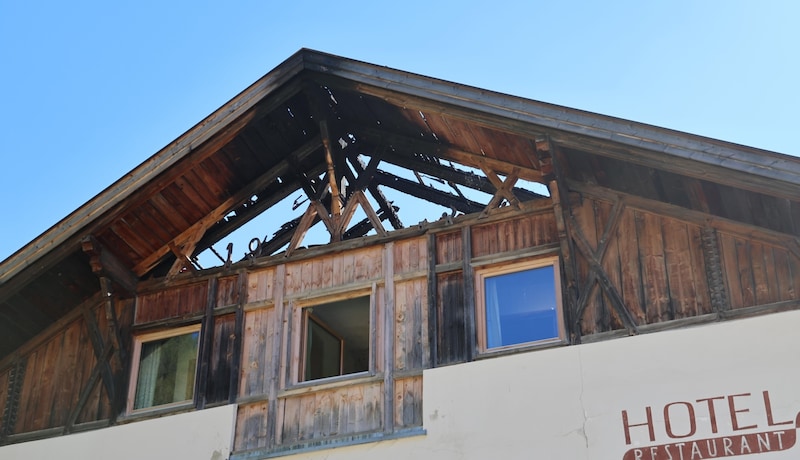 The building has been without protection since the roof was destroyed in May last year. Rain and snow have caused extensive damage. (Bild: Birbaumer Christof)