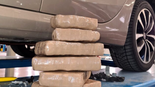 Albańczycy przetransportowali łącznie sześć kilogramów kokainy przez Karyntię do Rzymu. (Bild: Polizia)