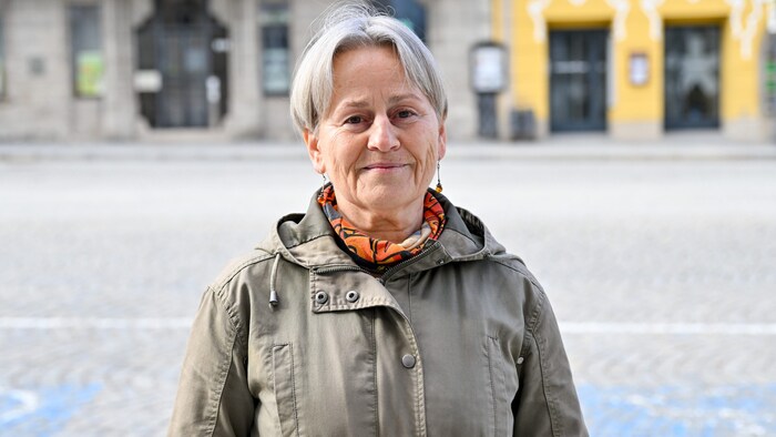 Anneliese Karner (70): „Es ist echt deprimierend, wenn man sich die leeren Geschäftslokale am Stadtplatz ansieht. Würde man Steyr einfach mehr beleben, käme auch wieder Geld herein.“