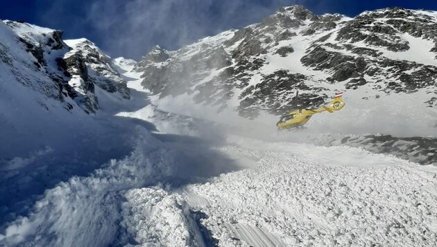 Koncem ledna zahynul pod lavinou v tomto žlabu v Sellraintalu mladý skialpinista. (Bild: Bergrettung Sellraintal)
