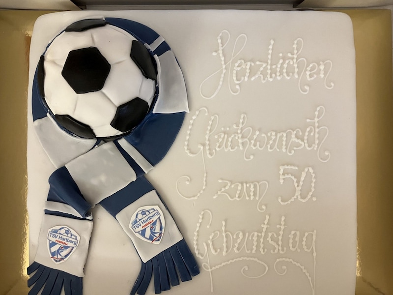 Torte im Hartberg-Design. (Bild: TSV Hartberg)