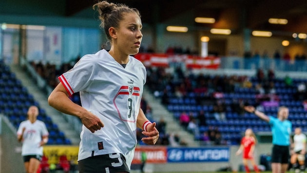 Linda Natter hat sich beim Testspiel in Portugal einen Kreuzbandriss zugezogen. (Bild: GEPA pictures)