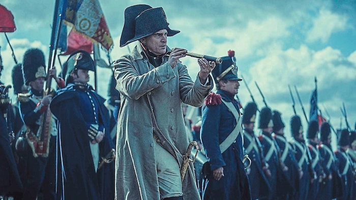 „Napoleon“ mit „Joker“-Schauspieler Joaquin Phoenix. Oscar-Nominierungen für die besten Kostüme, Spezialeffekte und Produktion. 