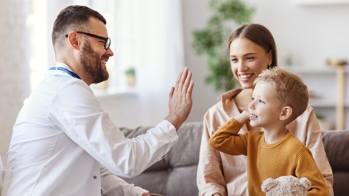 Bei Unklarheiten oder Sorgen immer einen Kinderarzt oder Orthopäden aufsuchen.