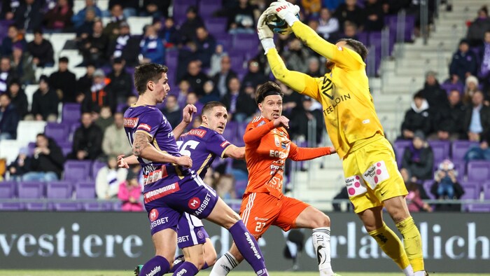 Goalie Kos lieferte bisher starke Leistungen ab