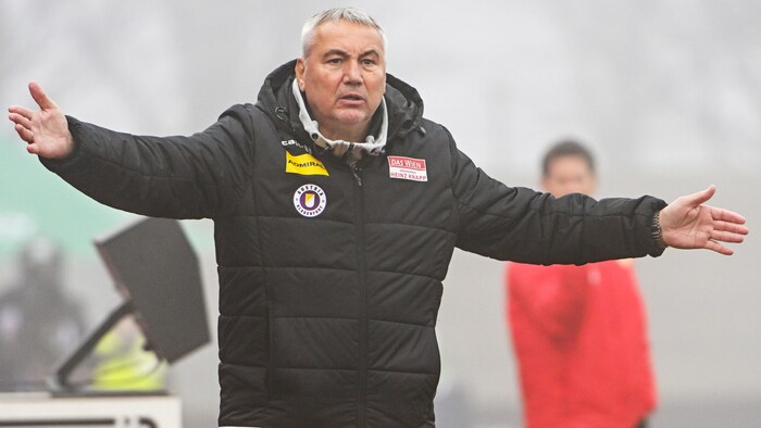 Peter Pacult, coach of Austria Klagenfurt
