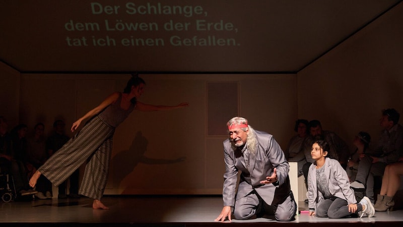 Szene aus „Das große Welttheater“ (Bild: Chris Rogl)