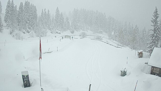 Die Villacher Alpenstraße musste am Freitag gesperrt werden. (Bild: Villacher Alpenstraße Panorama-Webcam)