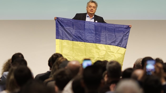 On the second anniversary of the Russian invasion, Werner Kogler expresses his solidarity with Ukraine. (Bild: APA/ERWIN SCHERIAU)