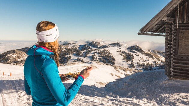 Auf dem Hochkar – dem höchstgelegenen Skigebiet Nieder- österreichs – freuten sich Wintersportler über Neuschnee. (Bild: Fred Lindmoser - www.lifepictur)