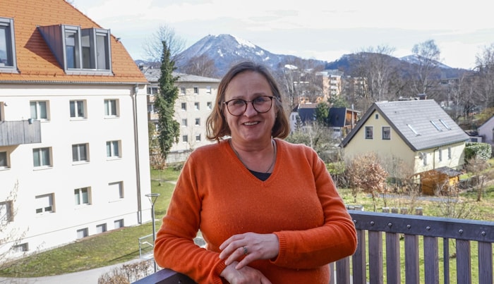 Frau Vierthaler legt für 36 Quadratmeter in der Keyes-Straße 801 Euro ab