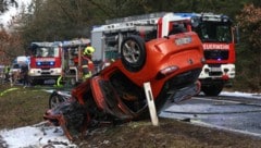 Beinahe wäre eine Frau in diesem Auto verbrannt. (Bild: laumat)