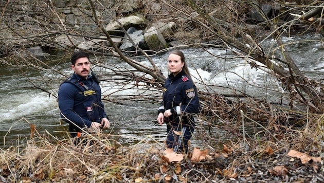 Mert Ünver (25) und seine Kollegin Teresa Nößler (24) wurden zu Lebensrettern. (Bild: Polizei Kärnten)