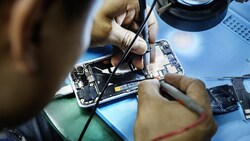 Am häufigsten werden Bons für Smartphone-Reparaturen eingelöst.  (Bild: Toyakisfoto.photos - stock.adobe.com)