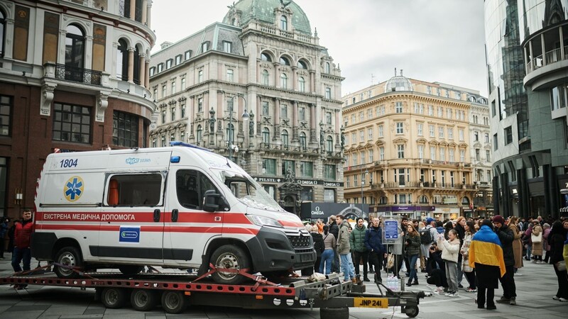 Die Installation am Stephansplatz trägt den Namen „Zwei Welten Europas“. (Bild: Valerie Maltseva)