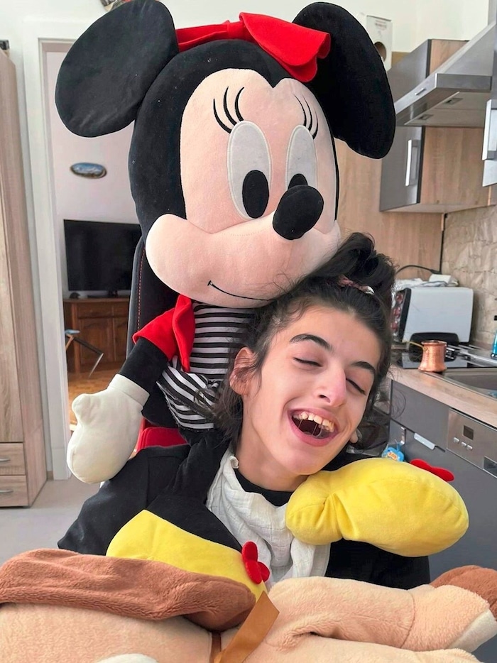 Ani lebt in ihrer eigenen Welt