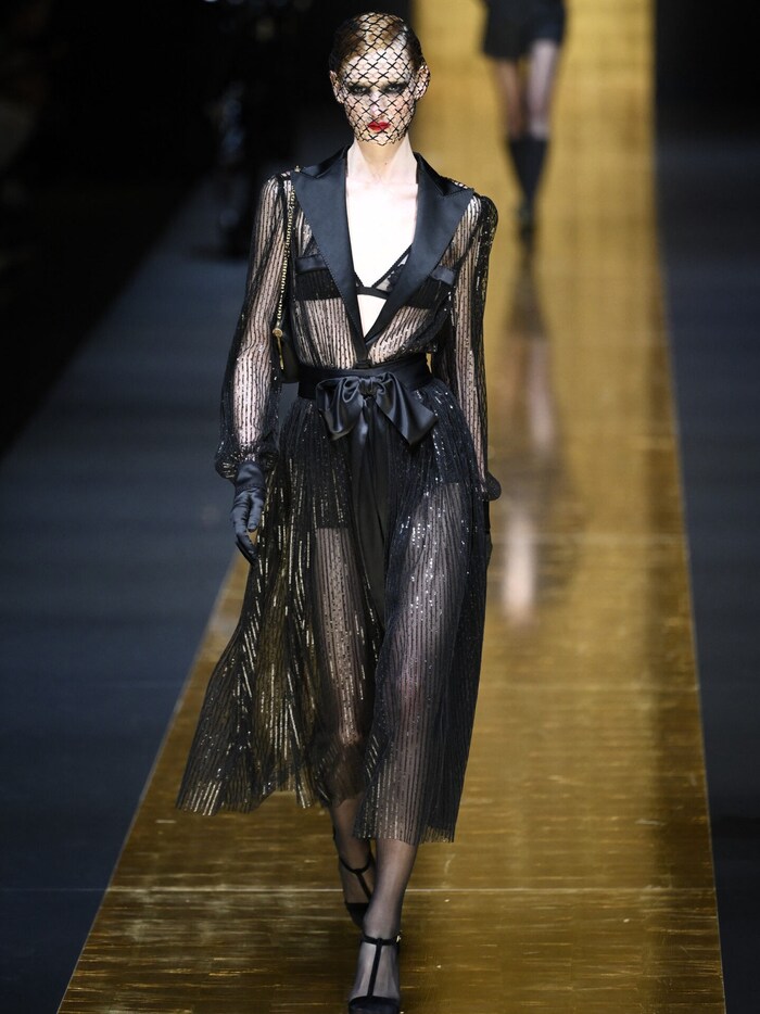 Dessous-Elemente sind omnipräsent.