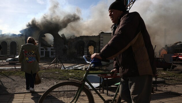 Orosz rakétatámadások az ukrajnai Kosztyantyinivka városában (Bild: APA/AFP/Anatolii STEPANOV)
